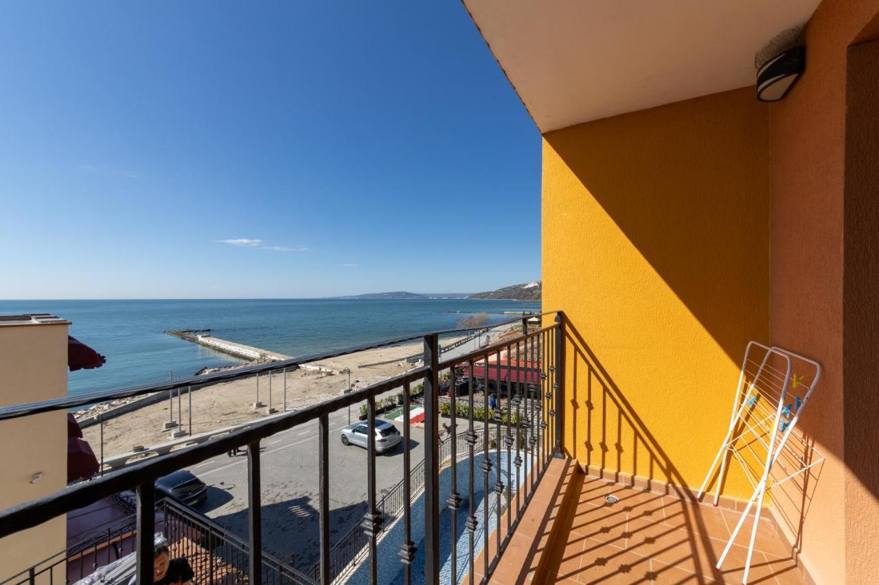 Supreme Beach Apartments Balchik Exterior foto