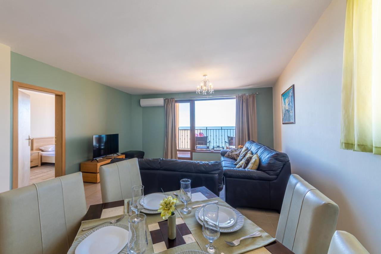 Supreme Beach Apartments Balchik Exterior foto