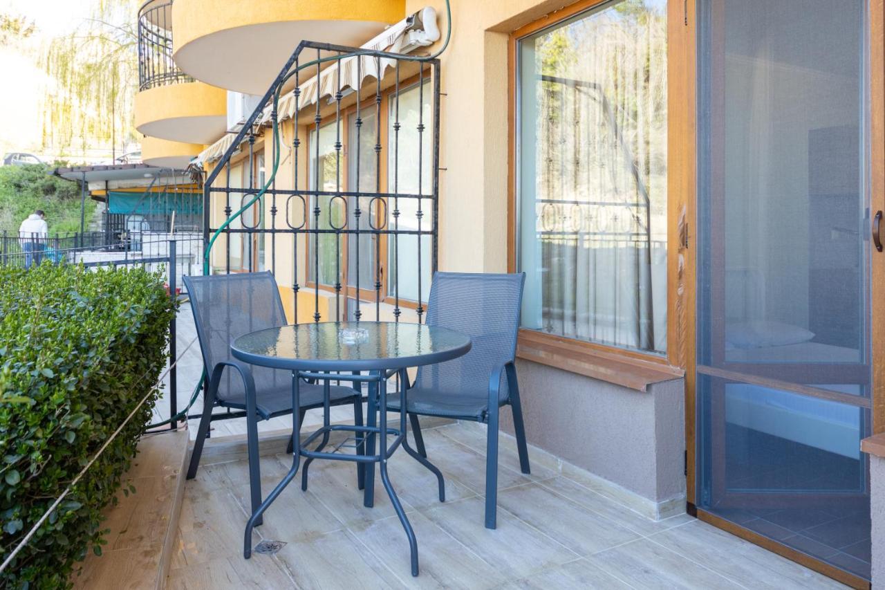 Supreme Beach Apartments Balchik Exterior foto