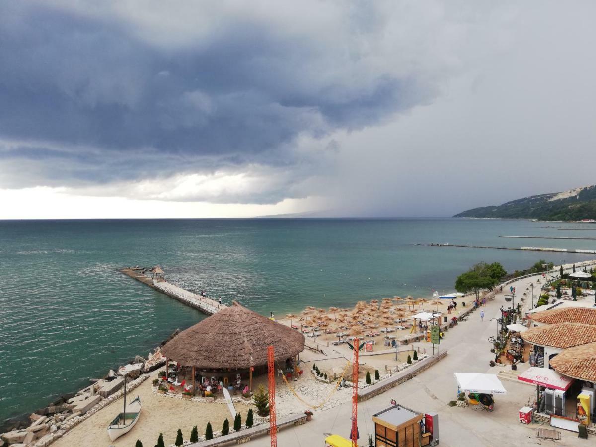 Supreme Beach Apartments Balchik Exterior foto